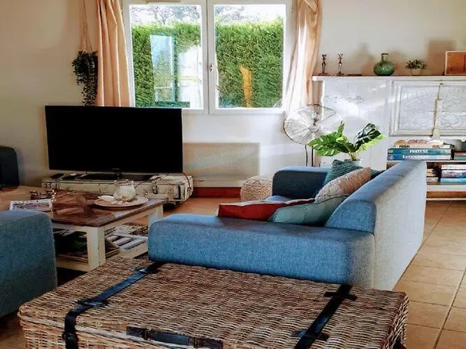 Spacious Holiday Home With Nordic Spa Caniac-du-Causse